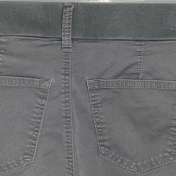 Lee Gray Mid Rise Utility 5” Shorts Sz 8 - Picture 3 of 6